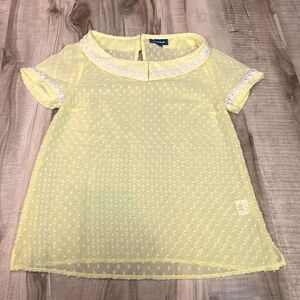 ModCloth ditsy Daisy Peter Pan translucent yellow top size small